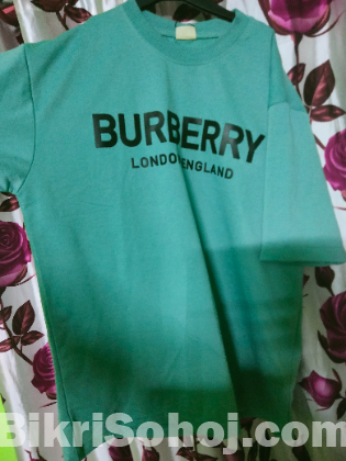 Burberry t-shirt